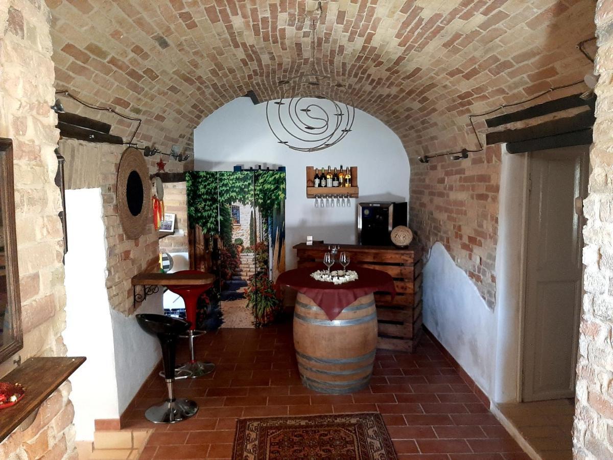 B&B La Casa In Campagna Collecorvino ภายนอก รูปภาพ