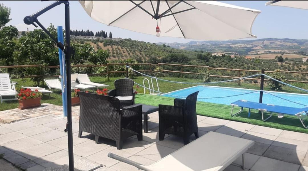 B&B La Casa In Campagna Collecorvino ภายนอก รูปภาพ